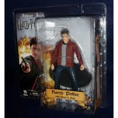 Figura articulada Harry Potter Neca Reel Toys con suéter rojo