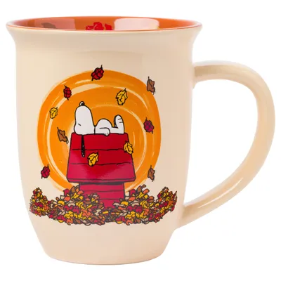 Taza Cerámica Snoopy Otoño con Hojas — Peanuts (Pedido Exclusivo · entrega 2 a 3 semanas)
