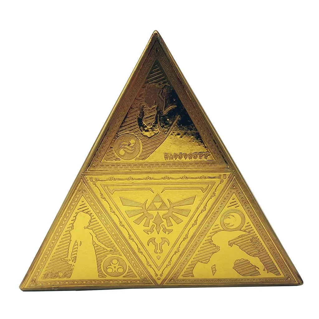 Hucha Pirámide Trifuerza Zelda Dorada (Pedido Exclusivo · entrega 2 a 3 semanas)