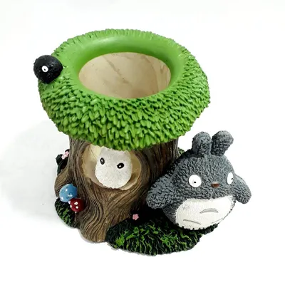 Portalápices Totoro Studio Ghibli con tronco hueco y figuras decorativas