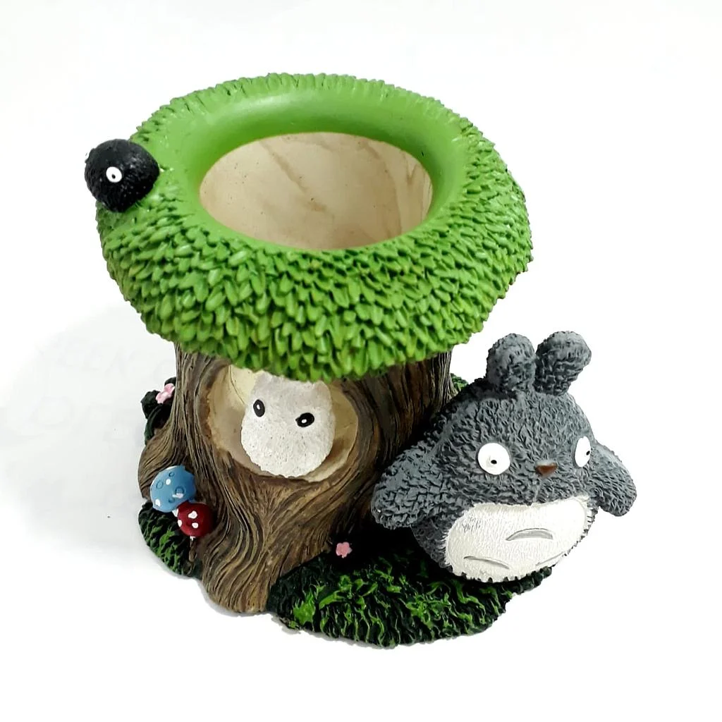 Portalápices Totoro Studio Ghibli con tronco hueco y figuras decorativas