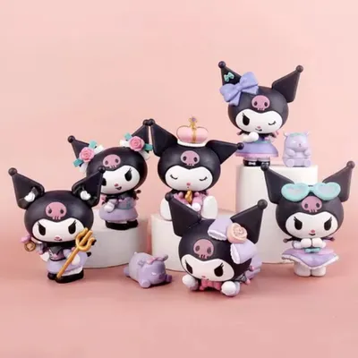 Figuras Kuromi Sanrio en diferentes poses y accesorios