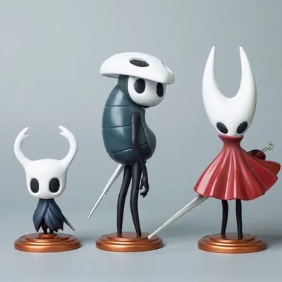 Set de 3 figuras Hollow Knight con bases de madera