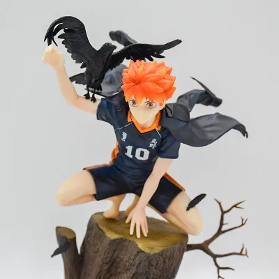 Figura Shoyo Hinata saltando con cuervo, uniforme número 10 Haikyuu