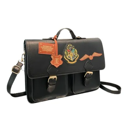 Maletín Hogwarts Harry Potter negro con escudo dorado y varita