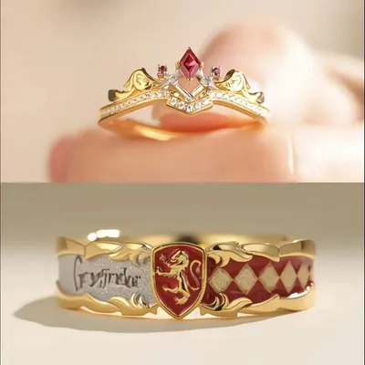 Anillos Gryffindor dorados con piedras y escudo rojo de Harry Potter