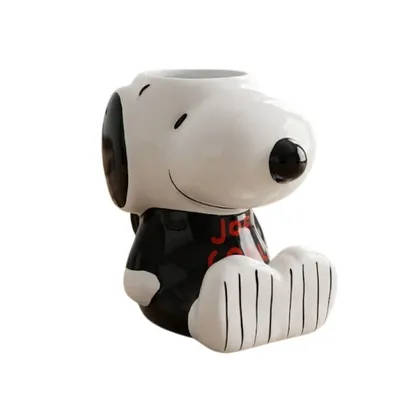 Mug Snoopy sentado con orejas y suéter negro — Peanuts