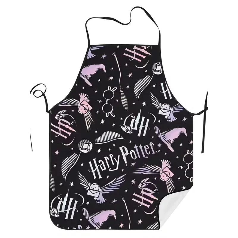 Delantal negro Harry Potter con lechuzas, varitas y símbolos mágicos en rosa