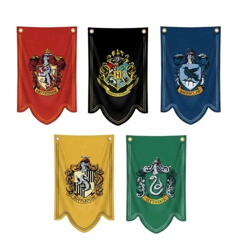 Cinco banderines de las casas de Hogwarts en Harry Potter