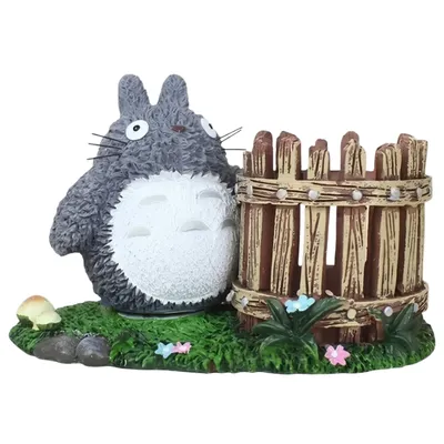 Portalápices Totoro con cerca de madera Studio Ghibli