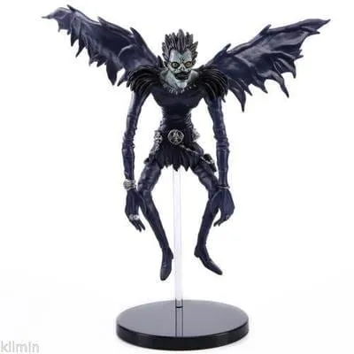 Figura Ryuk Death Note con alas desplegadas sobre base