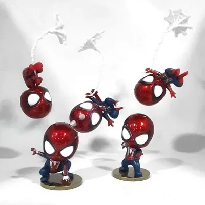 Figura Spiderman Cosbaby con ojos luminosos — Marvel