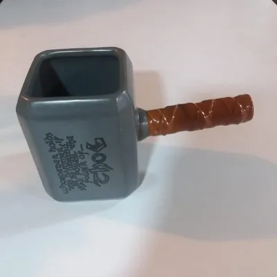Mug Mjolnir Thor con martillo cerámica y asa marrón